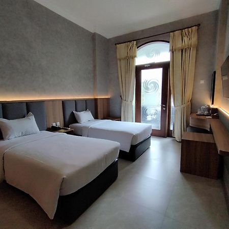 The Grand Palace Hotel Маланг Екстер'єр фото