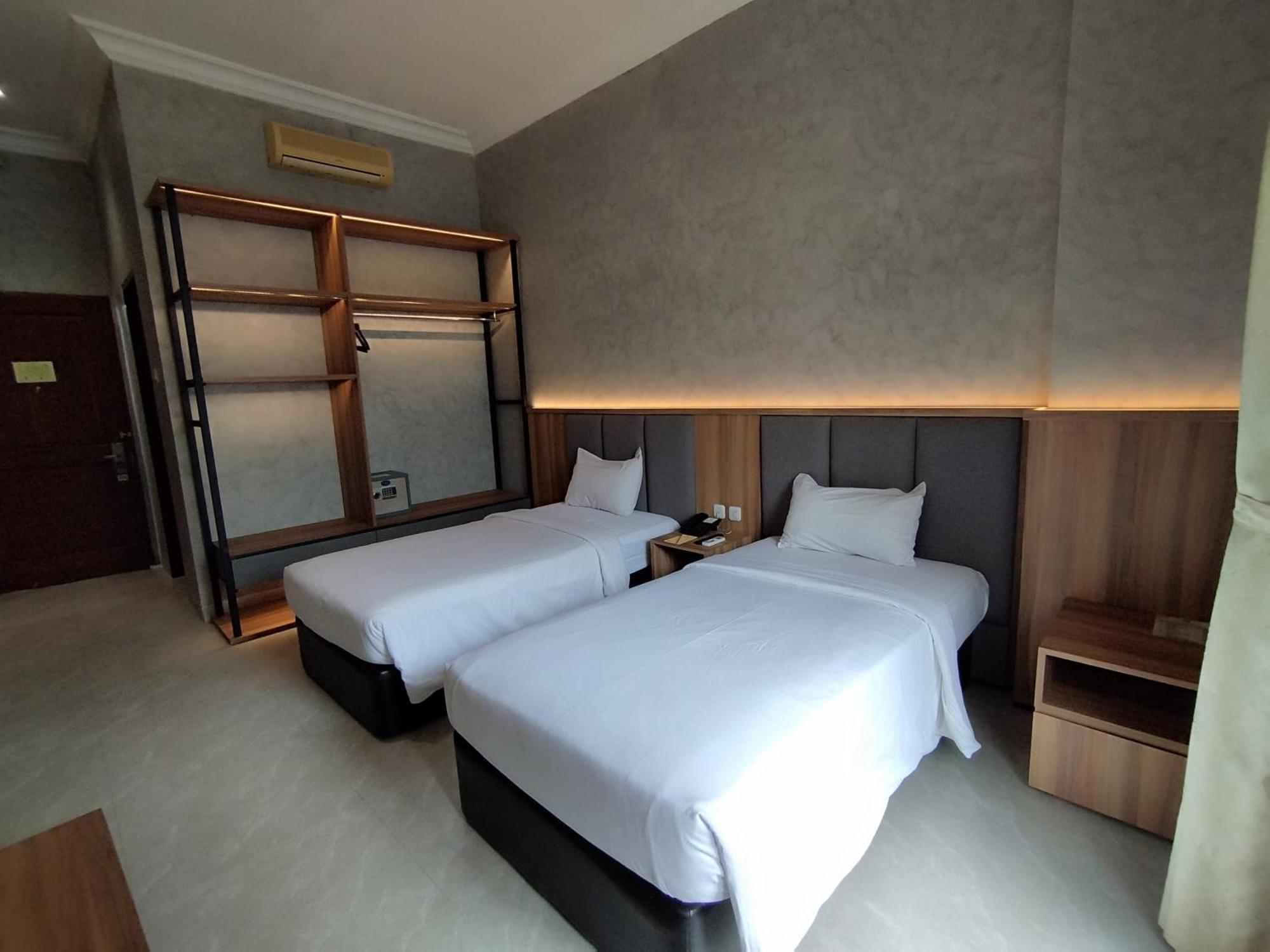 The Grand Palace Hotel Маланг Екстер'єр фото