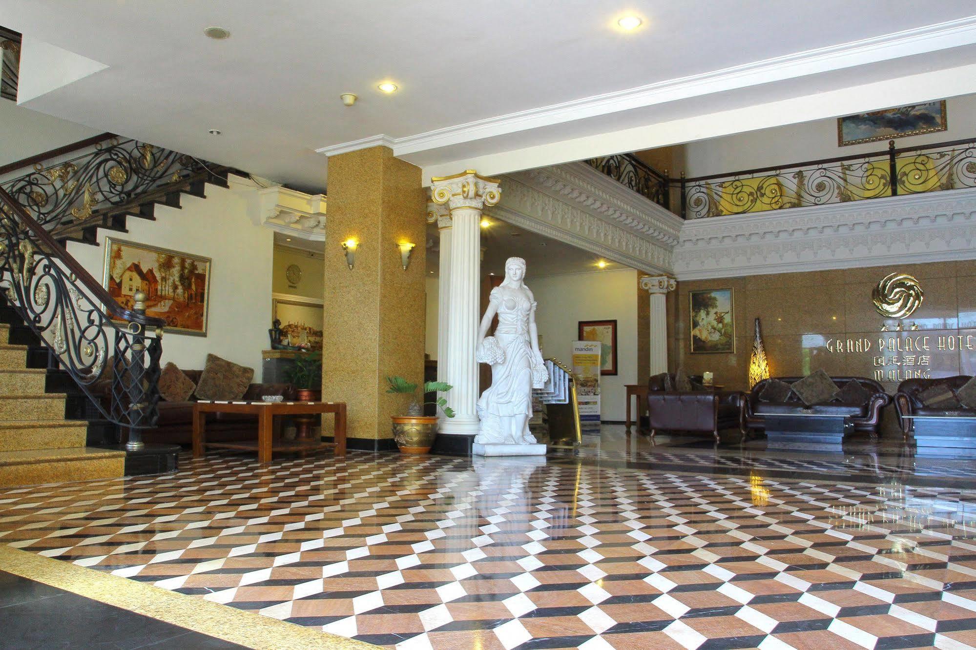 The Grand Palace Hotel Маланг Екстер'єр фото
